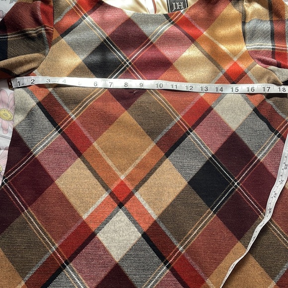 Gingham Patterned Dress - Picture 5 of 6